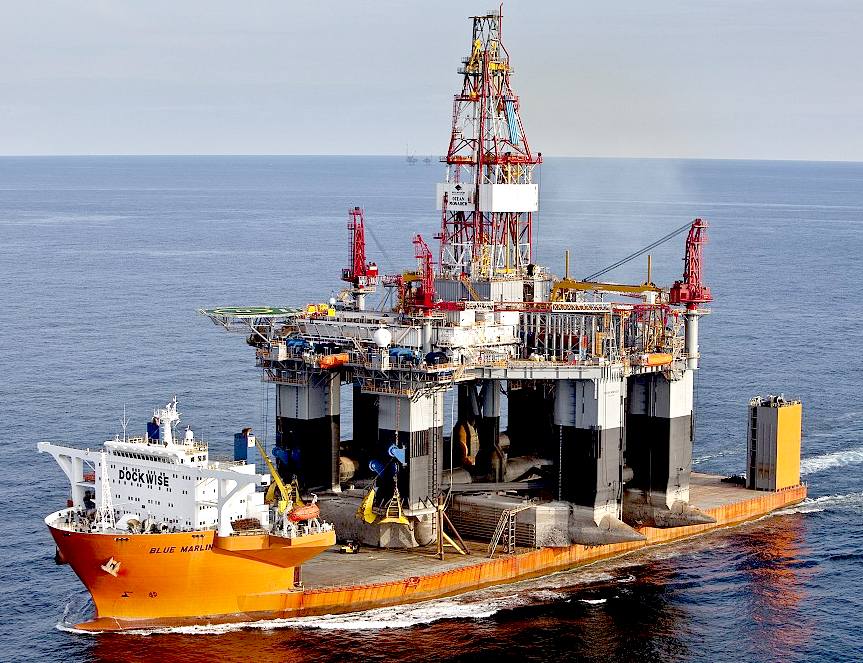 Professional Slickline truck in snow